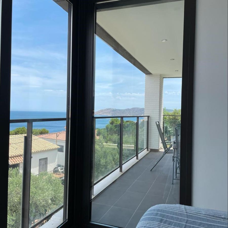 Llança Apartment Sea View מראה חיצוני תמונה