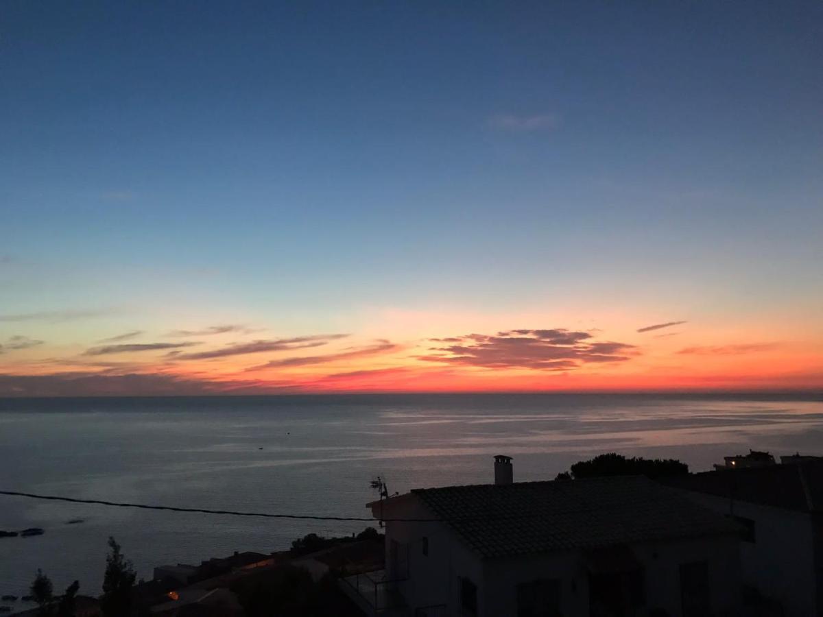 Llança Apartment Sea View מראה חיצוני תמונה