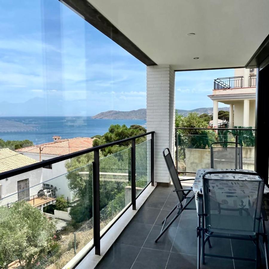 Llança Apartment Sea View מראה חיצוני תמונה